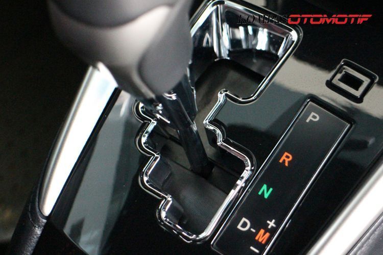 Tuas transmisi mobil matik(-)  