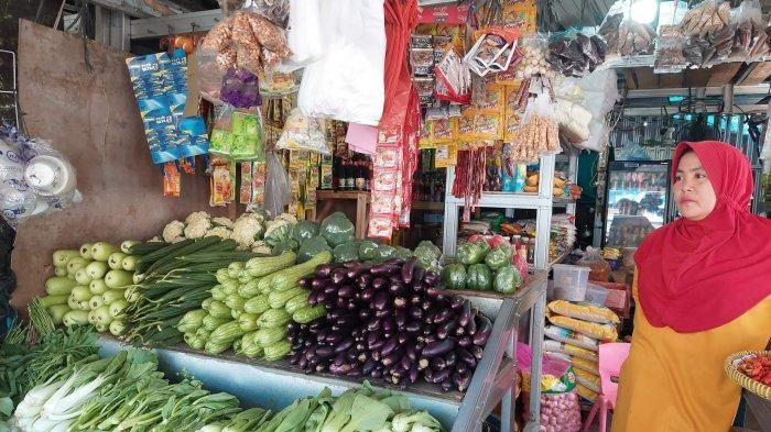 Lapak sayur pedagang di Pasar Pangkalpinang. Harga sayuran di Pangkalpinang