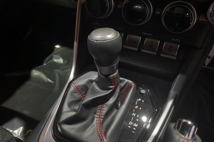 Tuas transmisi mobil matik(KOMPAS.com/Serafina Ophelia)  