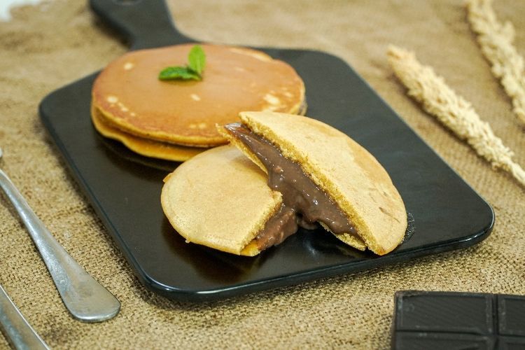 Dorayaki ala Foodplace, makanan kesukaan Doraemon. 