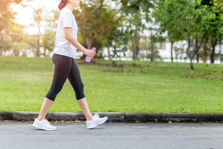 Manfaat jalan kaki 4.000 langkah per hari(Shutterstock/Bignai)  