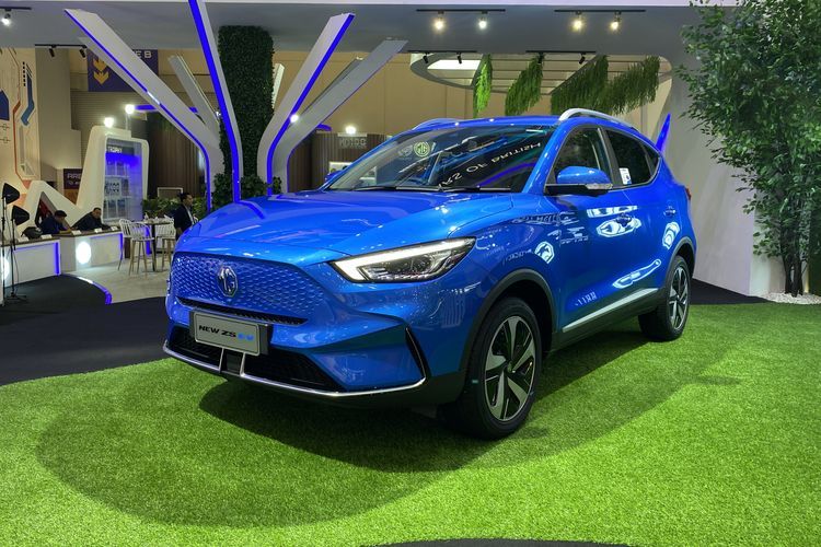 MG ZS EV, SUV Listrik terbaru lansiran Morris Garage yang diperkenalkan di GIIAS 2023(Kompas.com/Daafa Alhaqqy)  