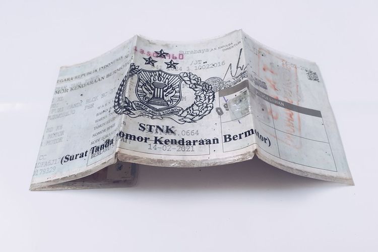 Bisakah bayar pajak kendaraan dengan alamat yang berbeda dari STNK dan KTP.(DOK. SHUTTERSTOCK/Abm p.poed)  