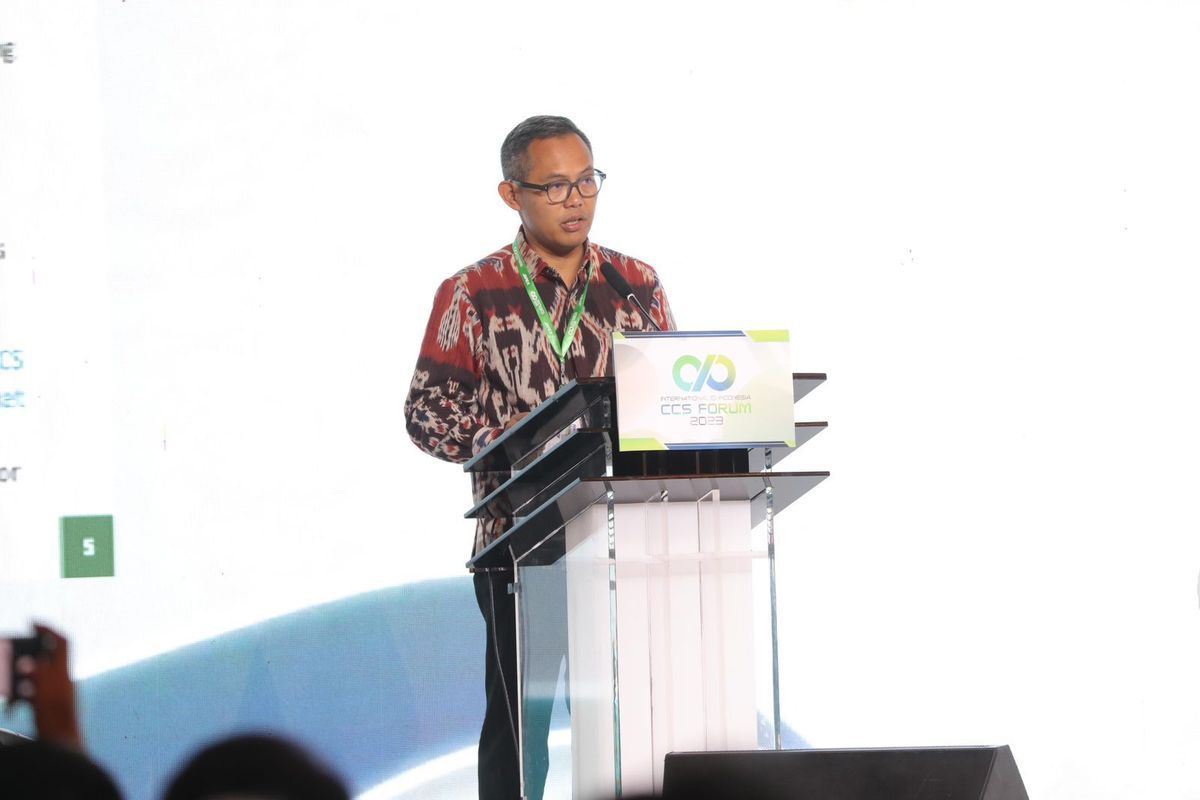 Deputi Bidang Koordinasi Kedaulatan Maritim dan Energi Kemenko Marves, Jodi Mahardi menyampaikan sambutan dalam acara The 1st International and Indonesia CCS Forum (IICCS Forum), Jakarta, Senin (11/9/2023). 