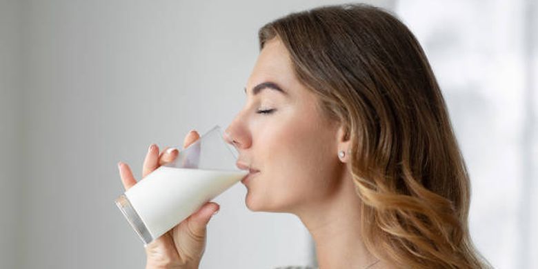 Manfaat minum susu bagi kesehatan.(iStockPhoto/bymuratdeniz)  