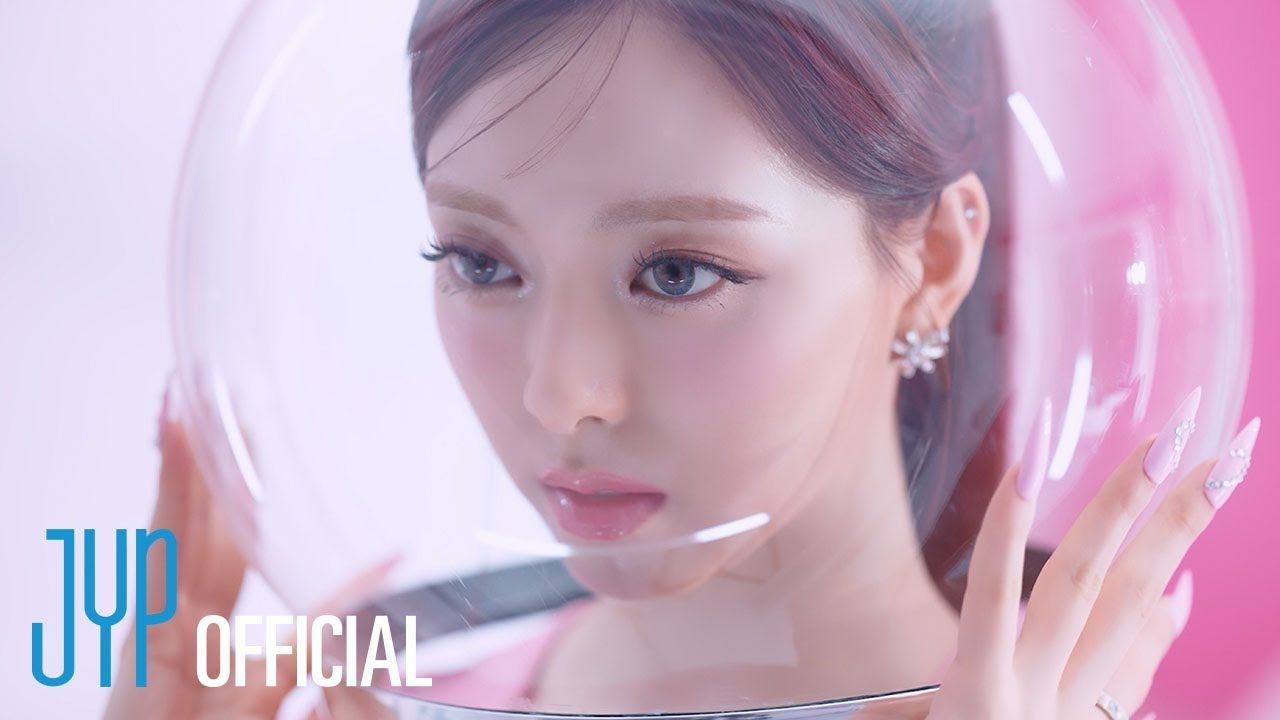Lirik Lagu Yet, But - Yuna ITZY, dengan Terjemahan Indonesia dan Inggris -  Sonora.id