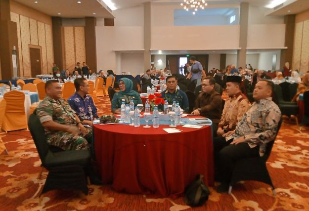 Pj Walikota Lusje Hadiri Rapat Evaluasi Pelaksanaan Pemilu 2024  