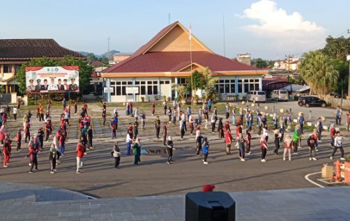 Pj Walikota Lusje Ikuti Senam Bersama ASN dan PHL Pemkot Pangkalpinang