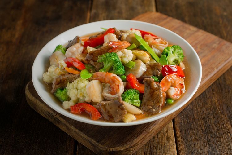 lustrasi tumis sayur campur. 