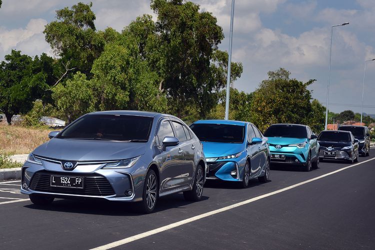 Perjalanan test drive jajaran mobil hybrid dan PHEV Toyota, dari Banyuwangi-Bali, 9-11 Oktober 2019.(CUTENK)  