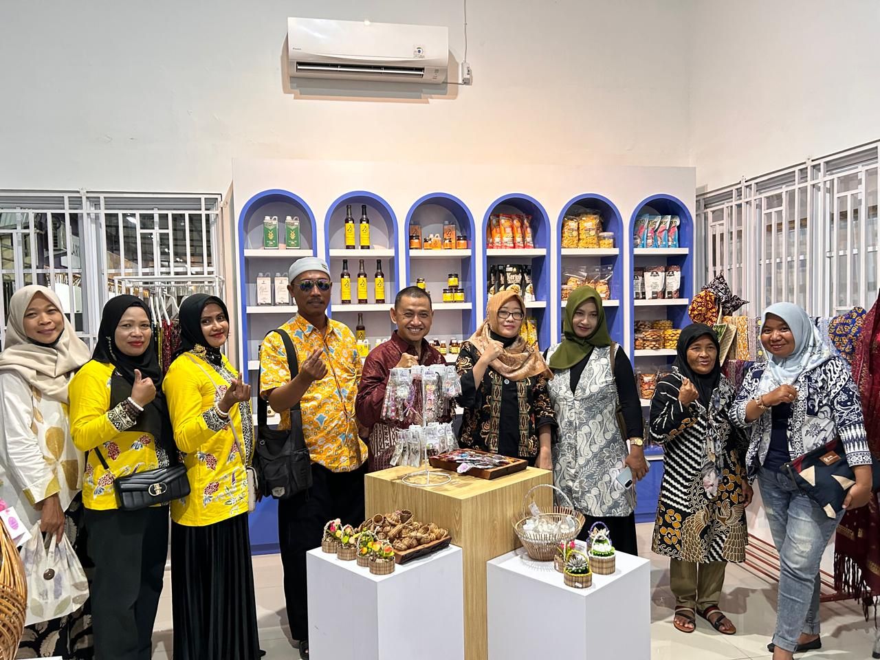 Pelaku UMKM ikut serta dalam grand opening HUB UMK PLN Babel