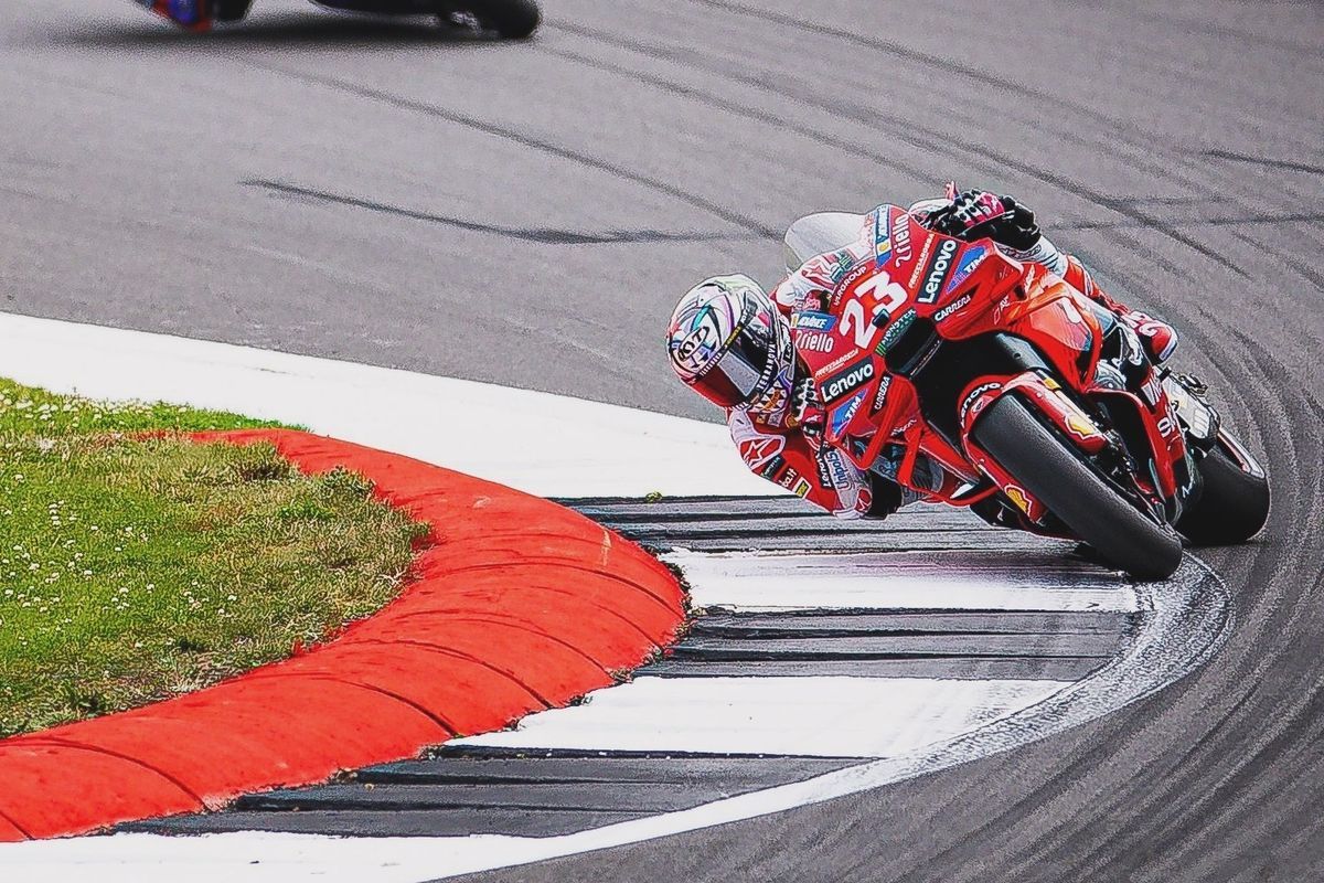 Enea Bastianini saat berlaga pada sprint race MotoGP Inggris 2024(Dok. @bestia23)  