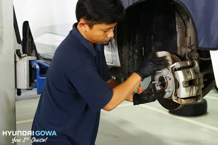 Pengecekan rem mobil(Hyundai Gowa) 