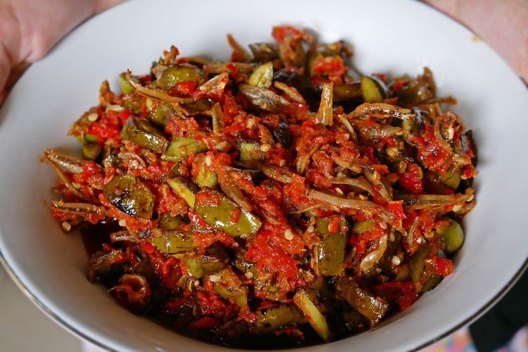 Ilustrasi sambal teri pete. 