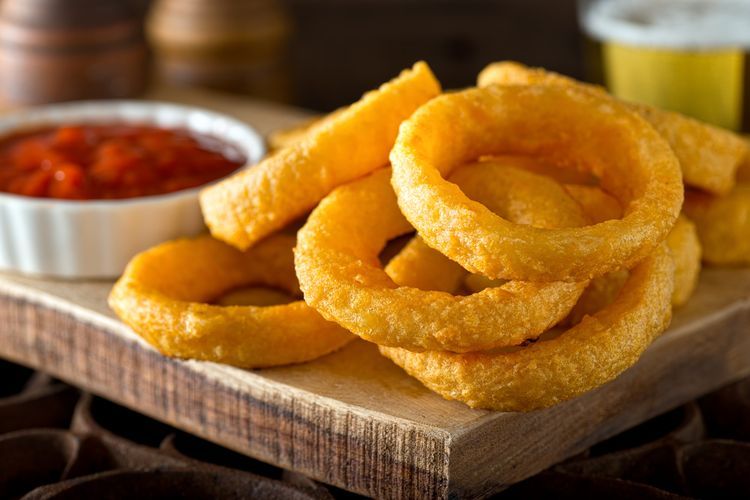 lustrasi cara potong onion ring