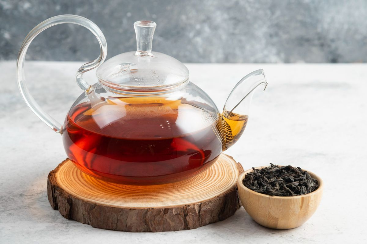 Kelompok yang dianjurkan untuk membatasi minum teh hitam.