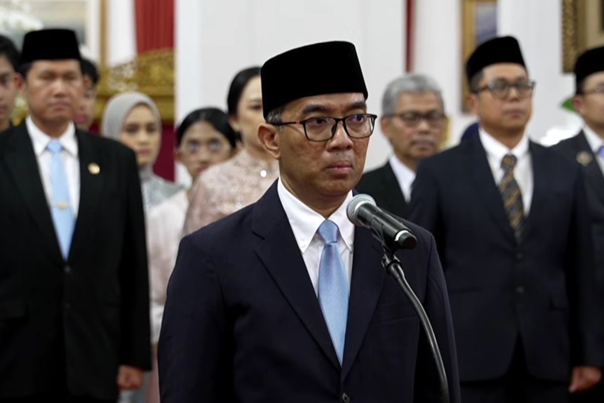 Profil Mendikti Saintek Brian Yuliarto yang dilantik Presiden Prabowo Subianto di Istana Negara, Jakarta, Rabu (19/2/2025). 