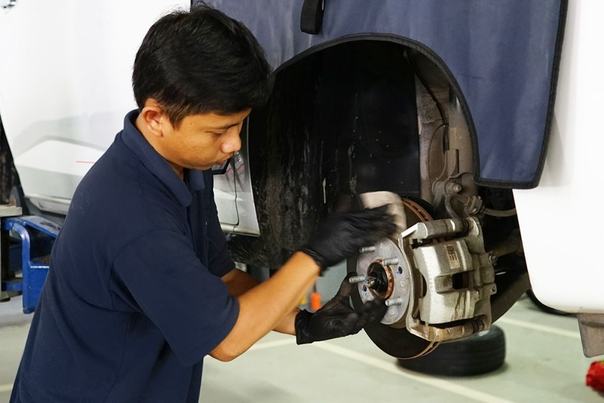 Pengecekan rem mobil(Hyundai Gowa)  