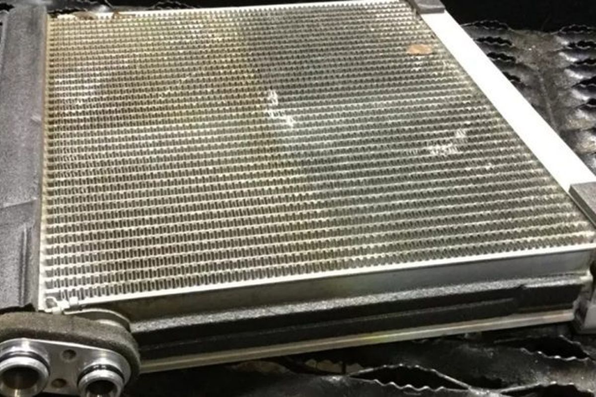 Ilustrasi evaporator ac mobil(TAM)  