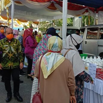 Hadiri Pasar Murah, Walikota Molen Sebut Ini Untuk Membantu Masyarakat