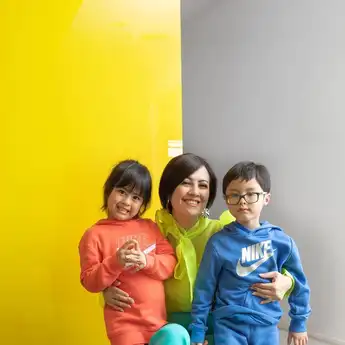 5 Artis Indonesia yang Punya Anak Kembar, Nomor 3 Lahir Prematur!