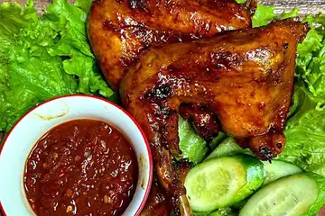 Ilustrasi: Hobi Makan Daging Ayam Setiap Hari? Ini 5 Risiko Bahaya yang Akan Kamu Tanggung