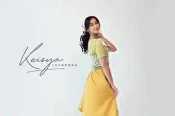 lirik lagu Jadi Kekasihku Saja Keisya Levronka.
