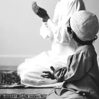 Doa Istighosah Lengkap: Arab, Latin dan Artinya, Minta Pertolongan Allah SWT!