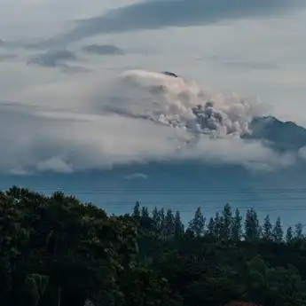 Karakteristik Wilayah Indonesia: Daratan dan Perairan, Materi Geografi