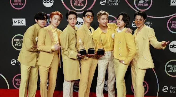 BTS Bawa 3 Piala American Music Awards 2021, Ini Daftar Pemenang AMA Lainnya 
