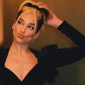 Di Masa Karantinanya, Dua Lipa Memikirkan Untuk Garap Album Ketiga