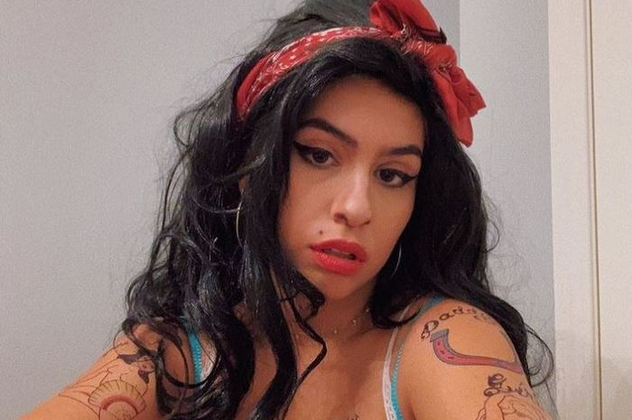 Lirik Lagu ‘Make It To Chirstmas’ - Alessia Cara, dengan Terjemahan