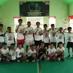 Dukung Program Pembinaan Olahraga, BRI Morowali Beri Bantian Kepada Morowali Badminton School