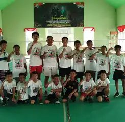 Dukung Program Pembinaan Olahraga, BRI Morowali Beri Bantian Kepada Morowali Badminton School