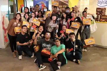 Motion FM Take Over with Melek Agent datengin kantor Istyke ID buat Patroli Melek with FOX&rsquo;S Coffee World