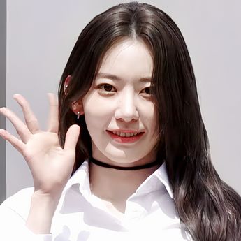 Sakura Nyesek Ceritakan Perjuangan Member LE SSERAFIM Hadapi Kritikan Pedas HYBE Labels