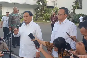 Prabowo Subianto menyambangi Istana Negara