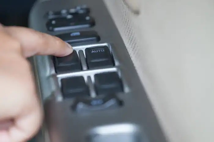 Sering Disepelekan, Ini Pentingnya Perawatan Power Window Pada Mobil ...