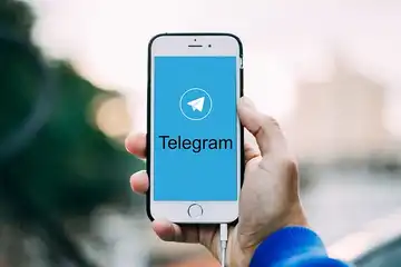 Ilustrasi bot Telegram yang berguna