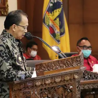Sah, Raperda APBD Semesta Berencana Provinsi Bali Tahun Anggaran 2022 Ditetapkan Jadi Perda 