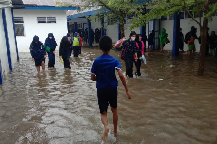 Disdik Makassar Liburkan Sekolah Di Antang Terdampak Banjir - Sonora.id