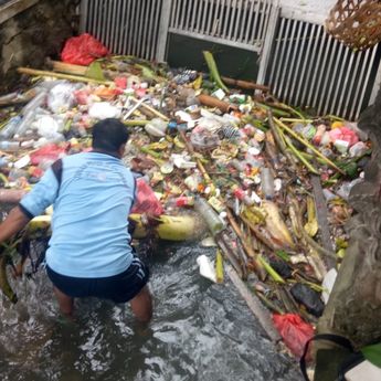 Cegah Banjir, PUPR Denpasar Gencarkan Pembersihan Sungai dan Saluran Air