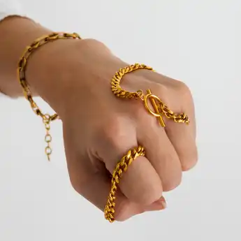 Arti Mimpi Gelang Emas Putus, Merupakan Pertanda Apa?       