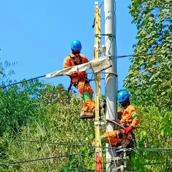 Selama Ramadan, PLN Jabar Siagakan 2000-an Personel Jaga Keandalan Listrik