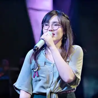 Lirik dan Chord Gitar Lagu Tuhan Ikhlaskan Hatiku Milik Via Vallen