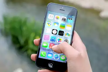 Ilustrasi Cara Scan Barcode di iPhone