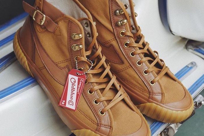 Sepatu Compass Darahku Biru Batal Dijual Karena Antrean Tidak Kondusif