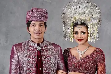 Pakaian adat pengantin Sumatera Barat