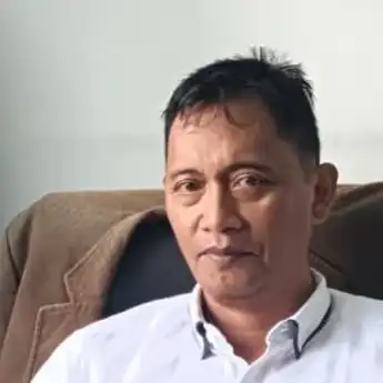 Rupiah Melemah Tembus Rp17.000, Ekonom UB Minta Masyarakat Tetap Tenang dan Optimistis