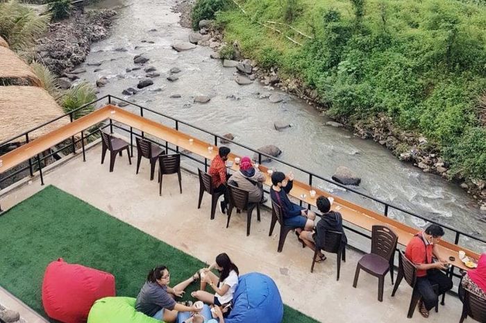Akar Langit Ungaran, Destinasi Wisata Alam ala Pemandangan Tepi Sungai